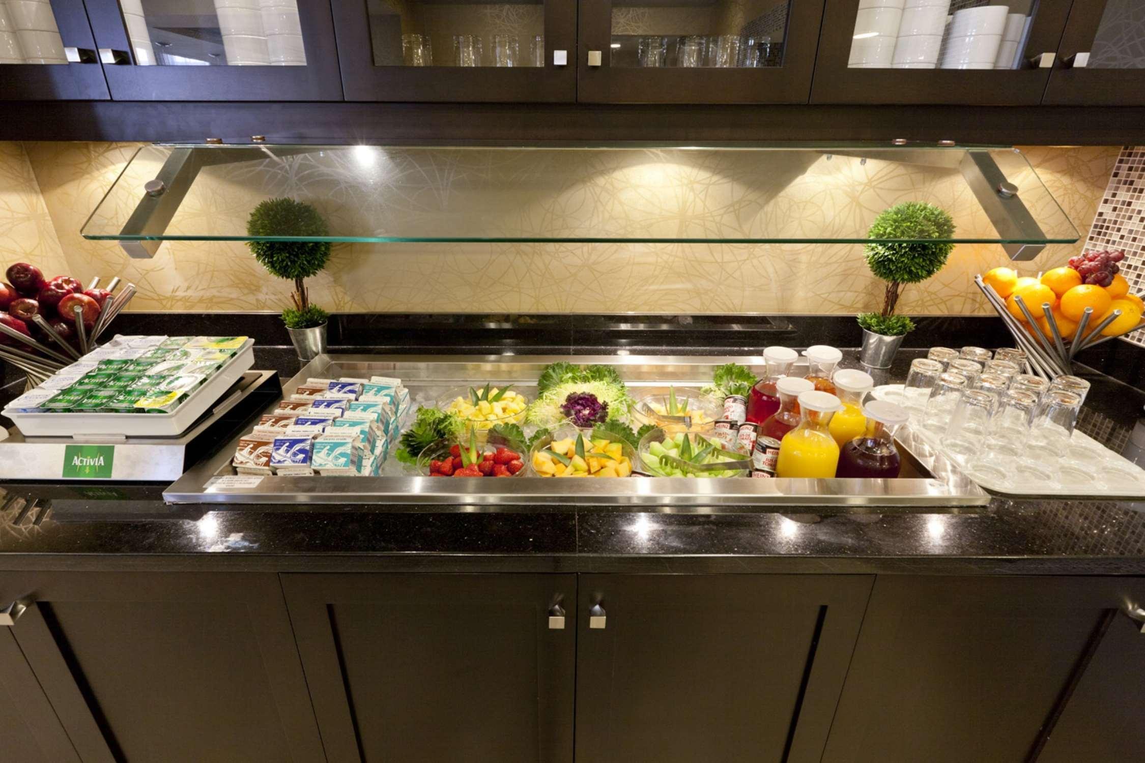 Hilton Garden Inn Toronto/Brampton Restoran fotoğraf